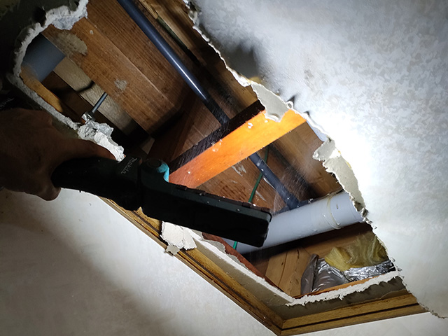 13.コラム03 水道管の点検修理。