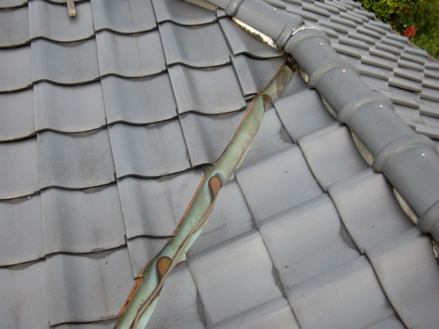 10.コラム01 屋根谷部の点検。