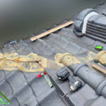 隅棟部の解体作業