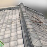 転倒したアンテナの屋根