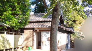 名古屋市南区【瓦屋根修理】突風で被害？神社の社務所屋根修理から学ぶ！瓦屋根の破損原因と点検が重要な理由