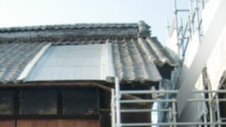 名古屋市南区【瓦屋根復旧】お隣へ越境した屋根の解決!境界トラブルから雨漏りまで!費用を抑える瓦の再利用リフォーム