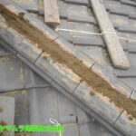 01．知多市　棟修理　熨斗瓦の再施工の様子。