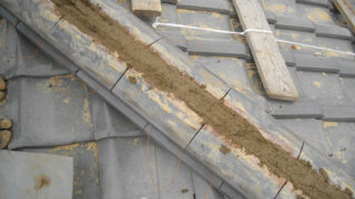 【知多市】隅棟の葺き直し完了！「針金緊結」と「漆喰防水」で地震に強い棟へ