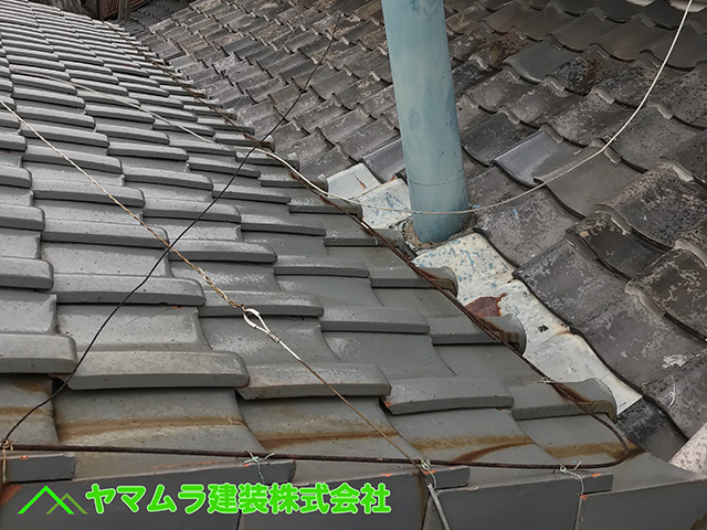 01.名古屋市中区 瓦修復 作業の開始前の状態ビフォー。