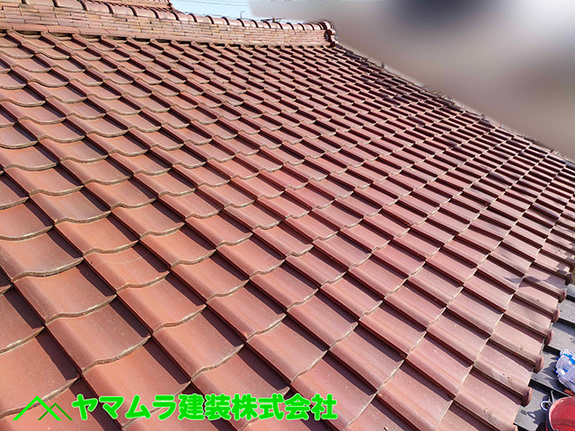 01.東浦町 屋根補強 作業開始前の瓦屋根の状態。