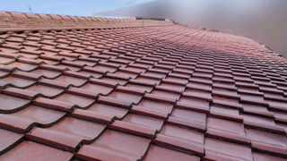 【瓦屋根補強】東浦町　葺き替えはまだ早い？費用を抑える補強工事という選択肢！雨漏り点検と漆喰補修の重要性を解説！