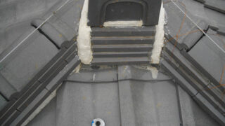 【隅棟瓦修理】知多市　屋根雨漏り原因は隅棟の隙間？瓦を解体し屋根土を撤去！漆喰防水で仕上げる葺き直し工事！