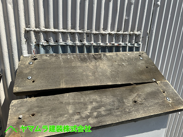 01.東海市 屋根修理 土台修理の作業前の状態。