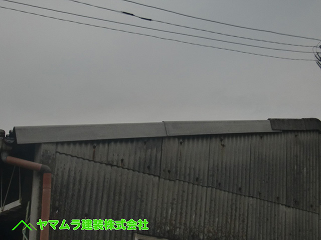 02.名古屋市中区 スレート屋根 新しいスレートのケラバ材を取り付けました。