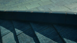 【洋風瓦飛散】常滑市　瓦屋根の修理！強風で棟瓦が落下！雨漏りから屋根を防ぐ応急処置と棟瓦をビス釘で固定する本工事