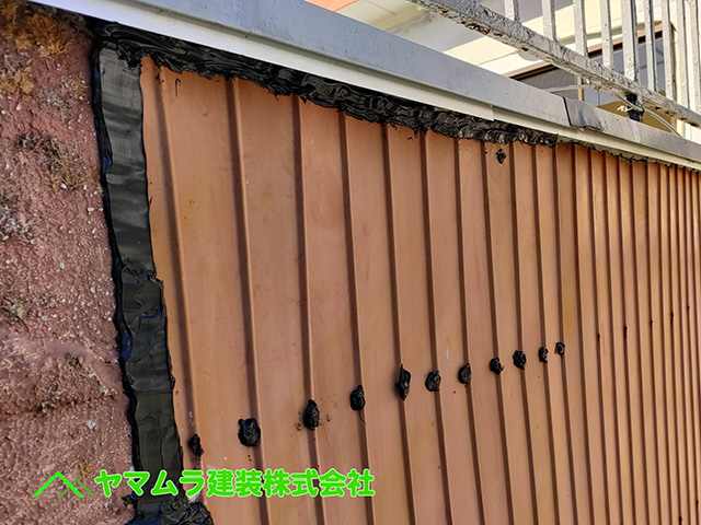 11．トタン壁の修復作業完了。