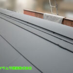 02．名古屋市昭和区　カバー工法　新しい棟板金を取り付け工事が完了しました。