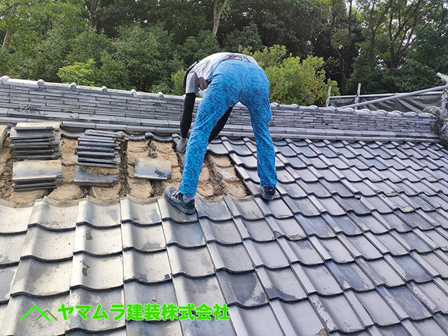 01．大府市　葺き替え　葺き替え工事の作業開始の状態。