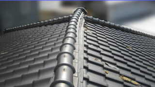 【東浦町】訪問業者の指摘に不安な棟瓦ズレや漆喰剥がれを修理して雨漏りを防ぐ！