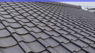 東海市【ラバーロック】外壁塗装の足場で屋根点検！コーキング補強の応急作業のメリット・デメリット！足場ジャッキ下の注意点