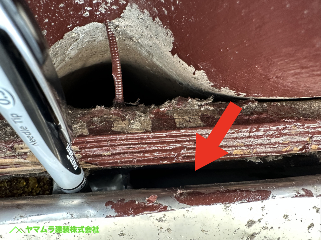 09．大府市　点検　屋根の先端軒先側も隙間があいていました。