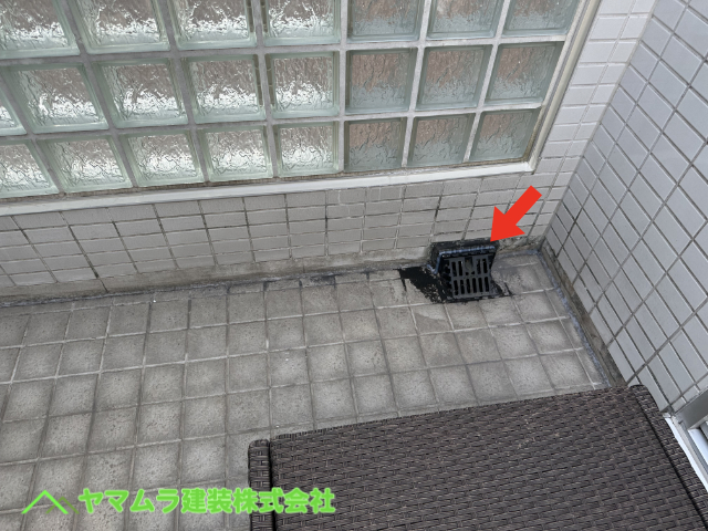 06．名古屋市熱田区　点検　一階の雨漏りしている場所の頭上に怪しいドレンがありました。