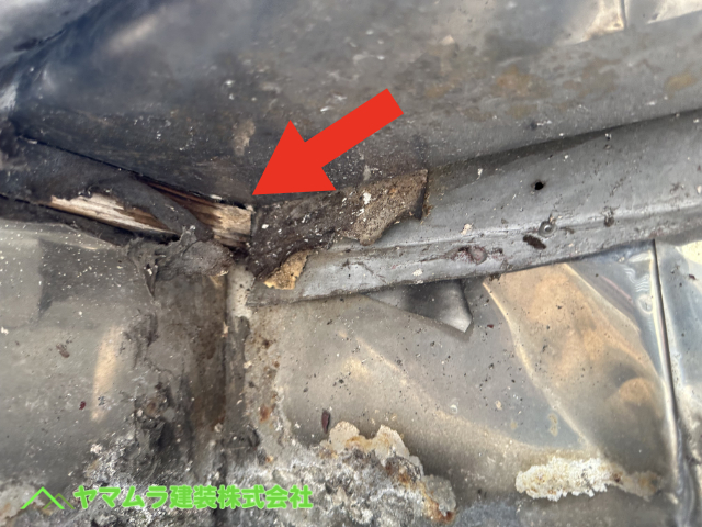 12．大府市　点検　古い屋根部分との取り合い施工が怪しそうです。