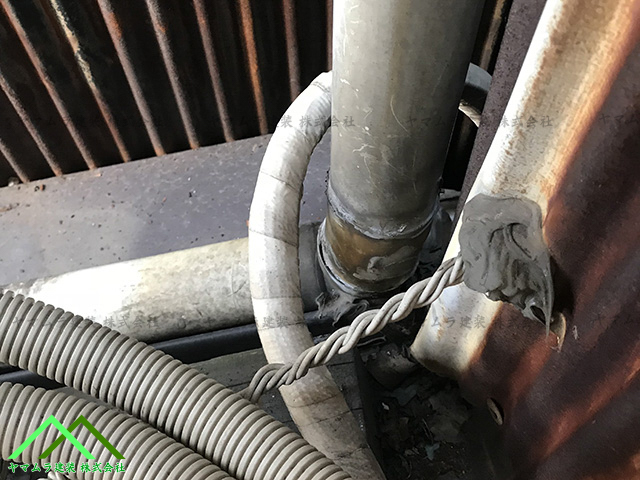 大府市　カバー工法　劣化した雨樋部品になります