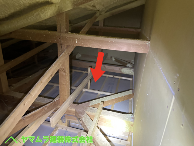 08.名古屋市港区 ベランダ雨漏り 天井裏で調査しましたが雨漏りしている形跡は見当たりませんでした。
