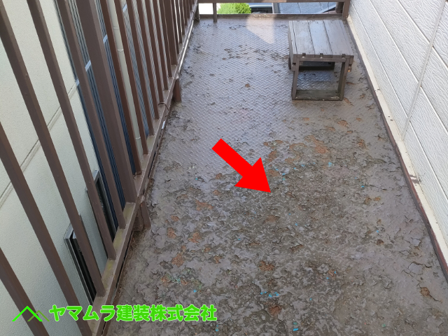 06．名古屋市昭和区　雨漏り点検　ベランダに使用して行けない鉄製部材が使われていました。