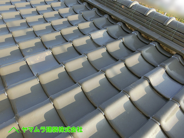 01.名古屋市南区 瓦屋根 屋根全体にコーキング塗布します。