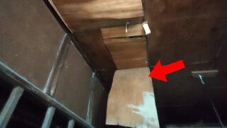 【名古屋市港区】廃盤セメント瓦と無理な増築が引き起こした深刻な雨漏り調査