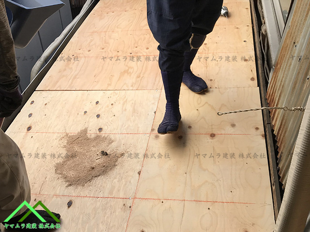 豊明市　カバー工法　新しい野地板合板を取り付けます